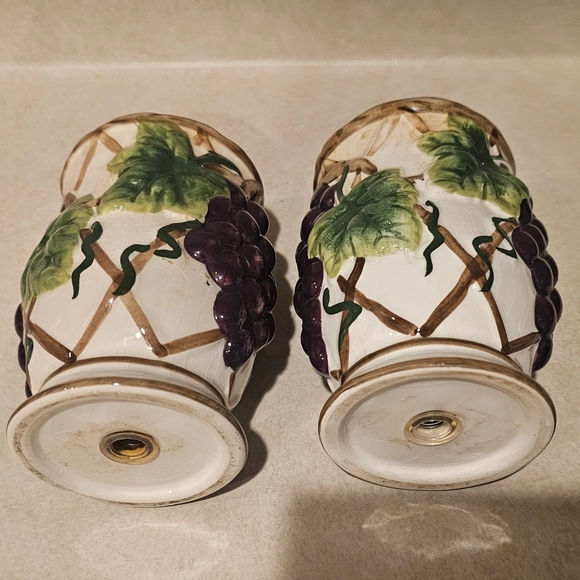 Elegant Grape Vine Salt and Pepper Shakers - Picture 5 of 5